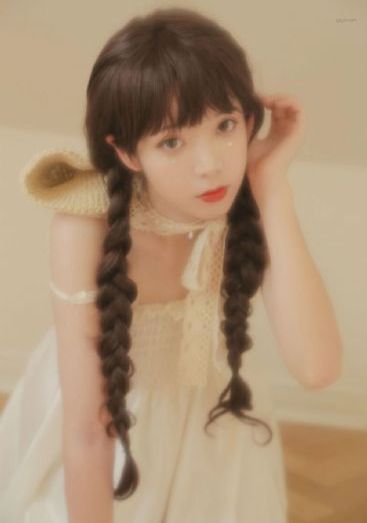 女大学生