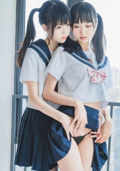 年轻的邻居中文版